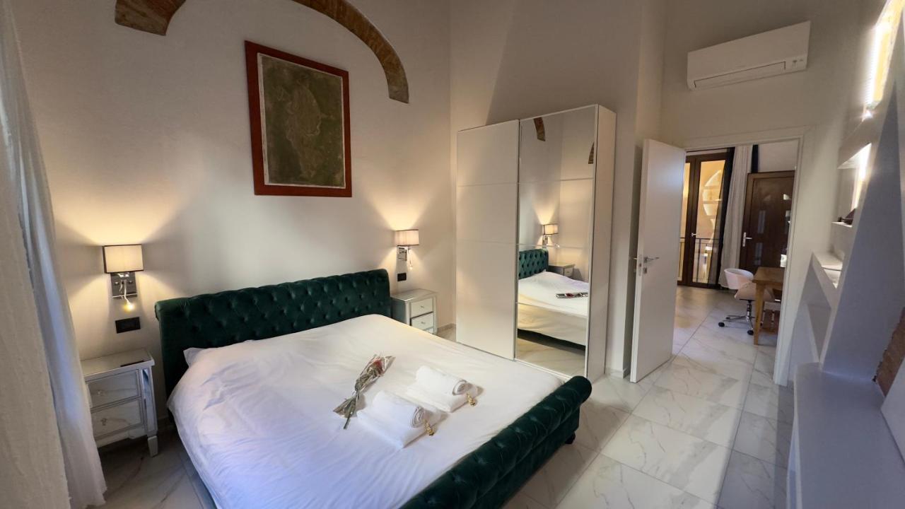 Suite Stylish & Cozy Apartment In The Heart Of 피렌체 외부 사진